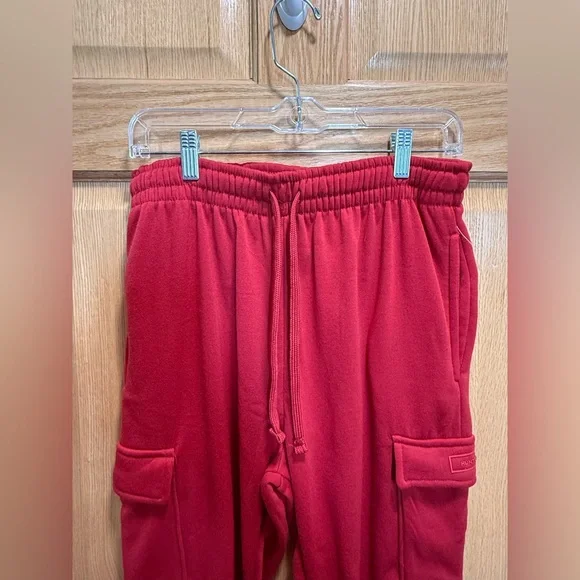 Hunter Sleepwear Red Lounge Set V-Neck Sweatshirt & Cargo Joggers Small NWOT - Picture 9 of 13
